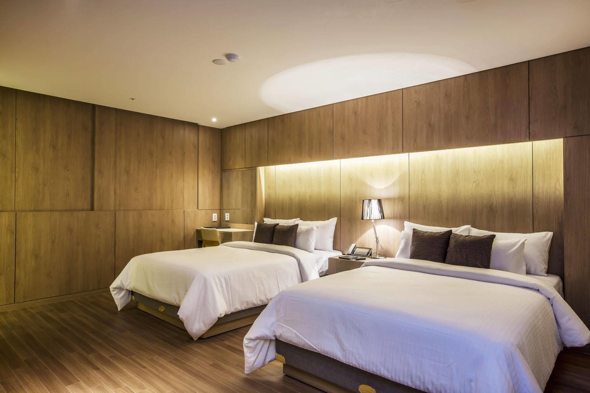 Hamilton Hotel Seoul Exterior photo