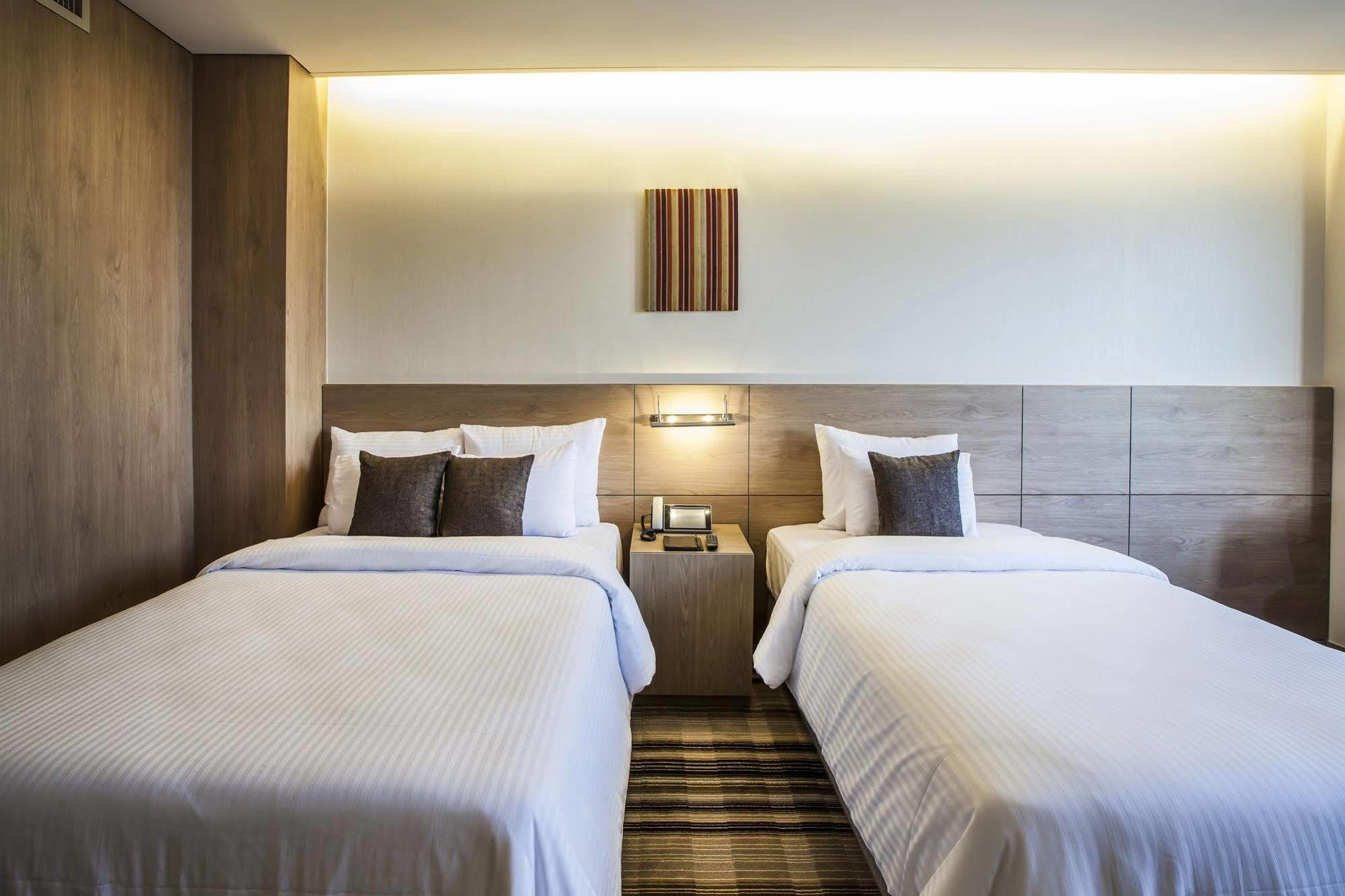 Hamilton Hotel Seoul Exterior photo